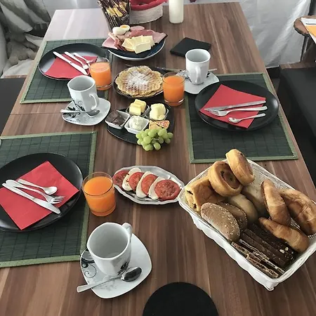Familienpension Zum Zwerg Country house *